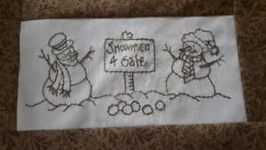 Snowmen 4 Sale Tablerunner